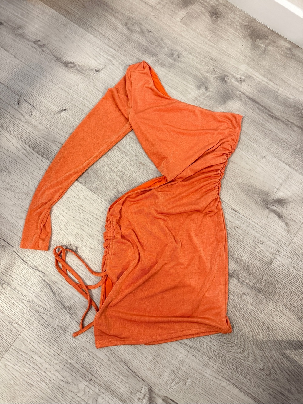 Superdown Orange mini dress - Picture 2 of 4